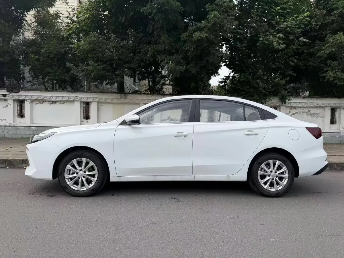 2024 Roewe i5 1.5L 129HP L4 CVT,autocango,china used car exporter,china ev exporter,chinese used car exporter,chinese used ev exporter