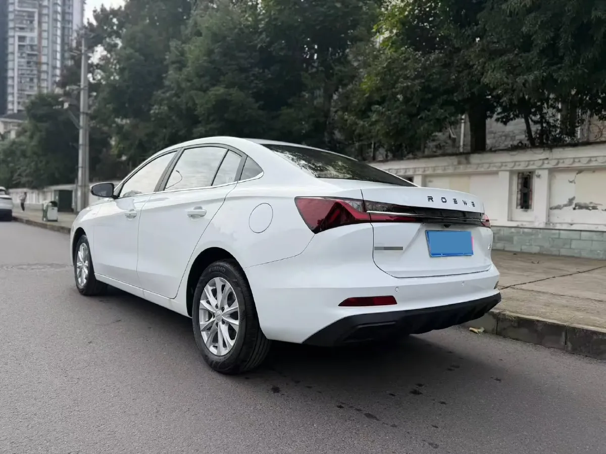 2024 Roewe i5 1.5L 129HP L4 CVT,autocango,china used car exporter,china ev exporter,chinese used car exporter,chinese used ev exporter