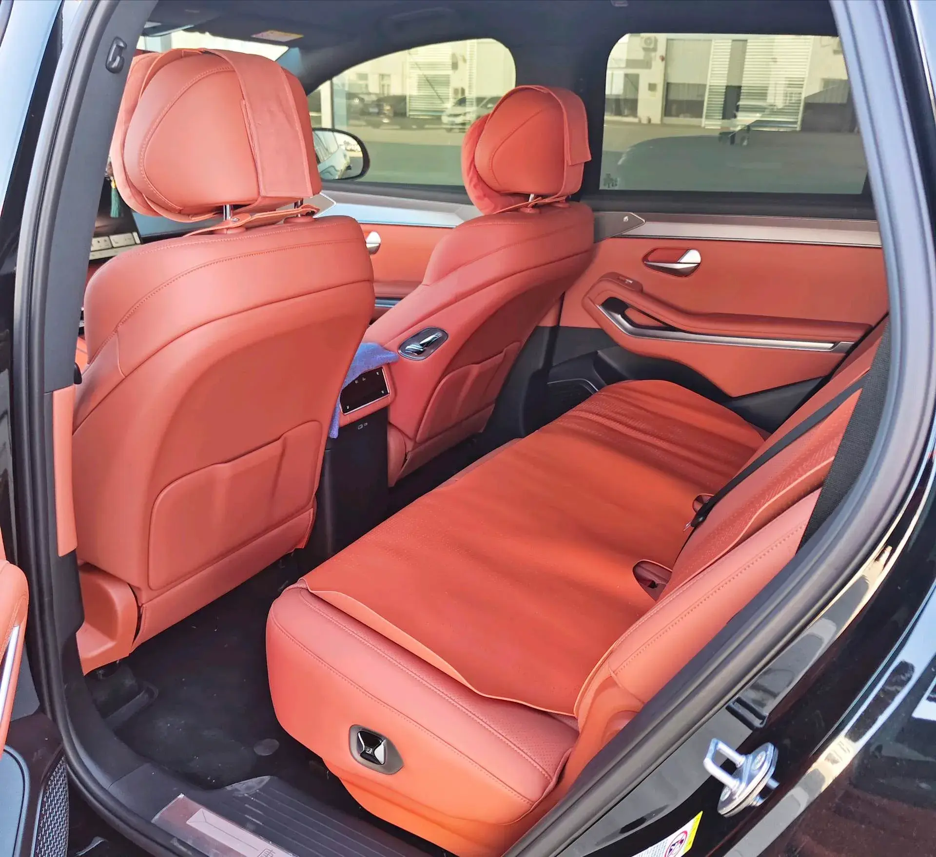 2025 BYD TANGL thumbnail 4