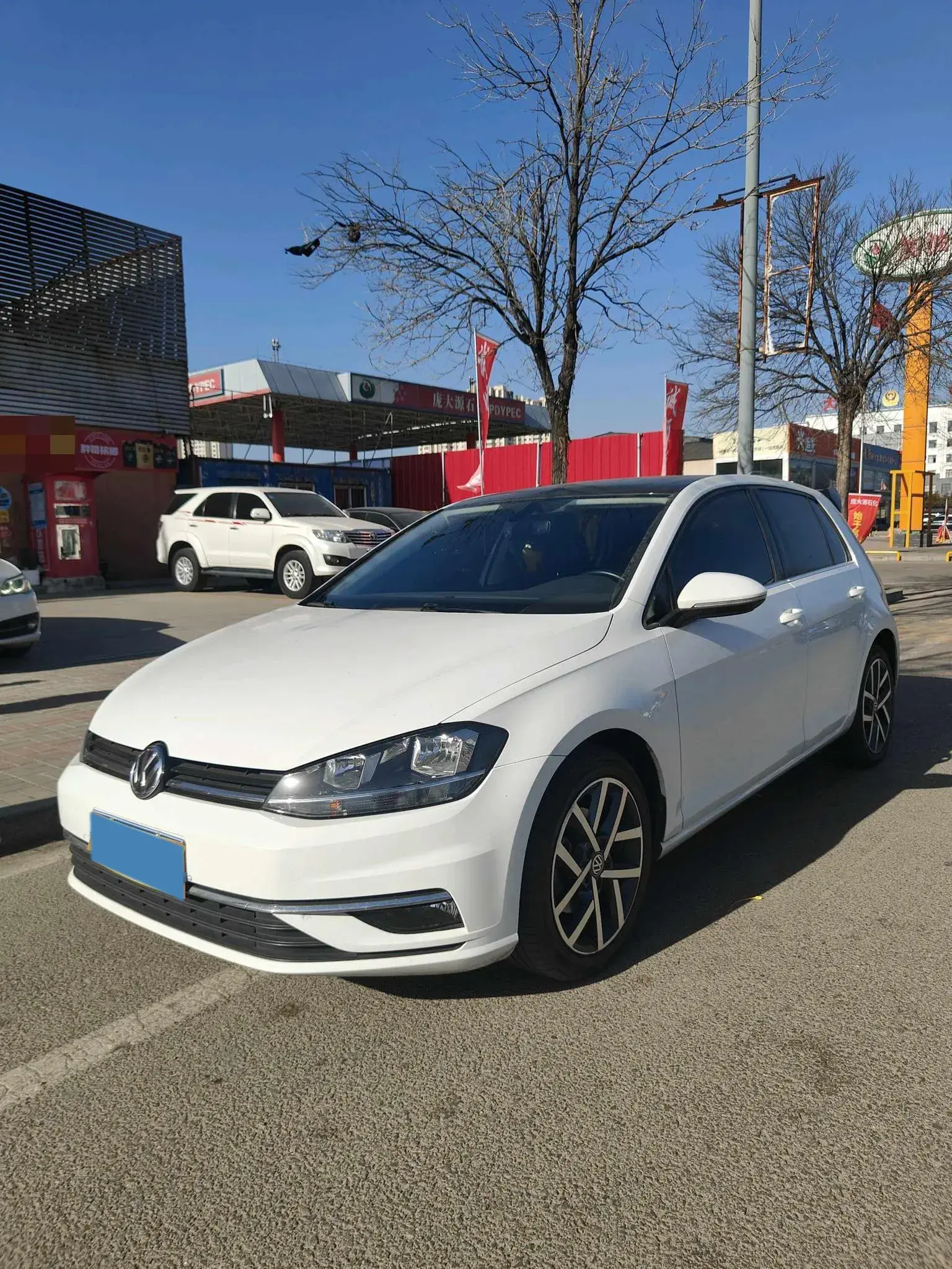 2019 VOLKSWAGEN GOLF view 1