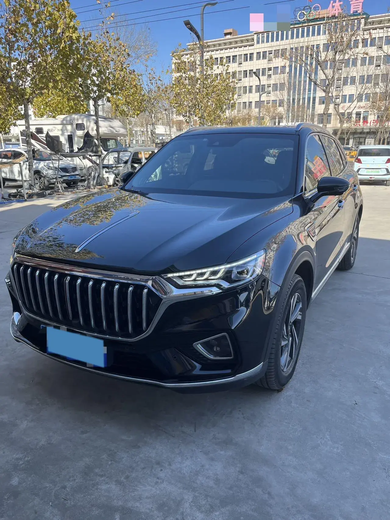 2022 HONGQI HS5 view 1