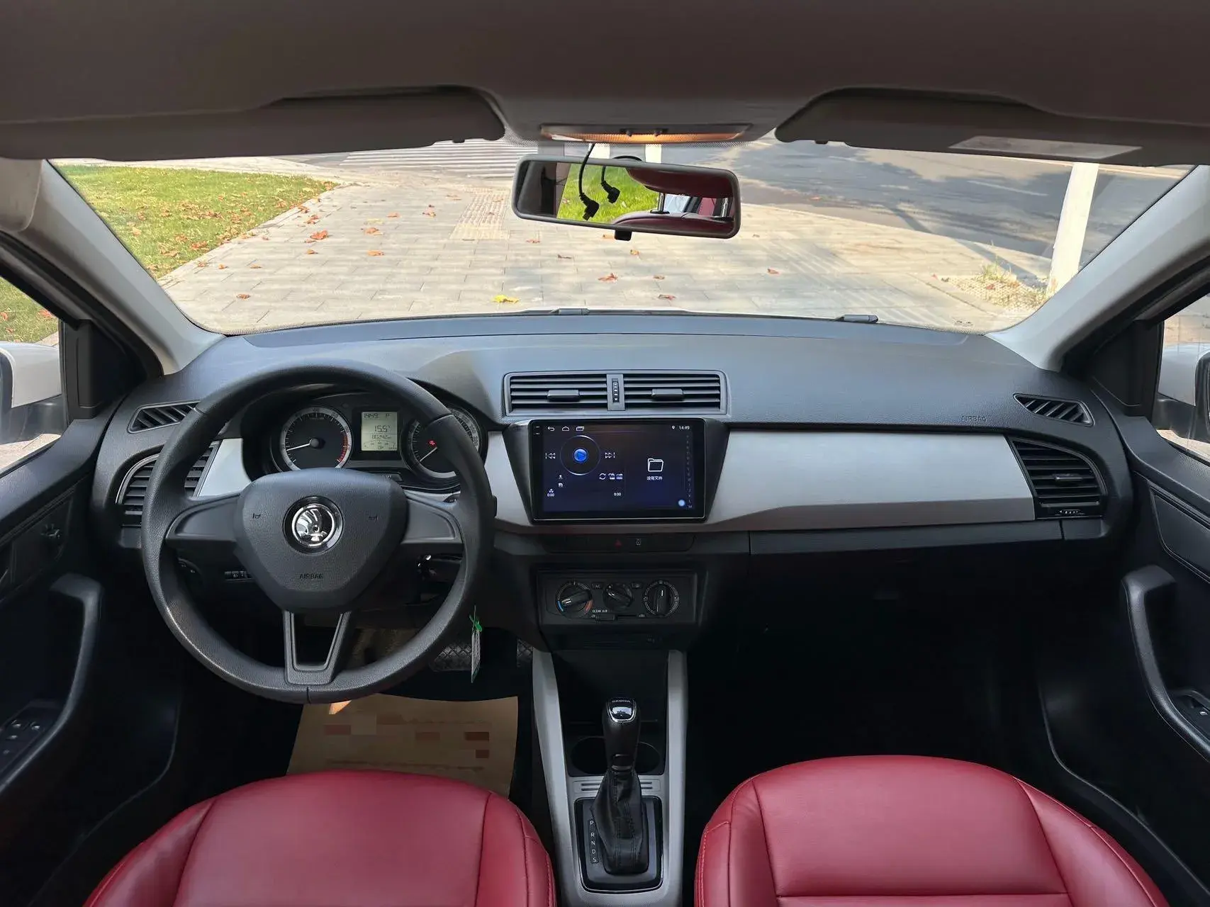 2017 SKODA FABIA thumbnail 4