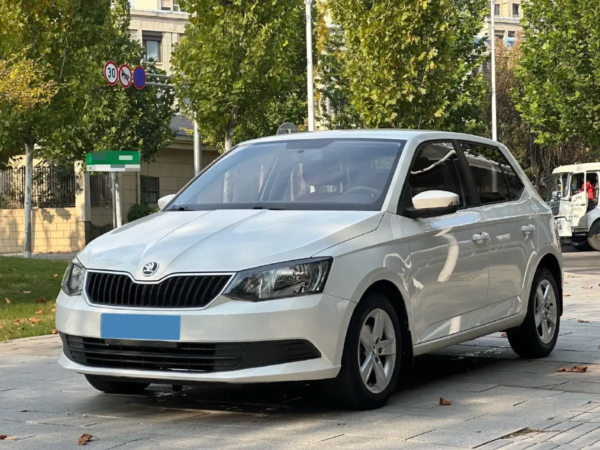 2017 Skoda Fabia 1.4L 90HP L4 6AT