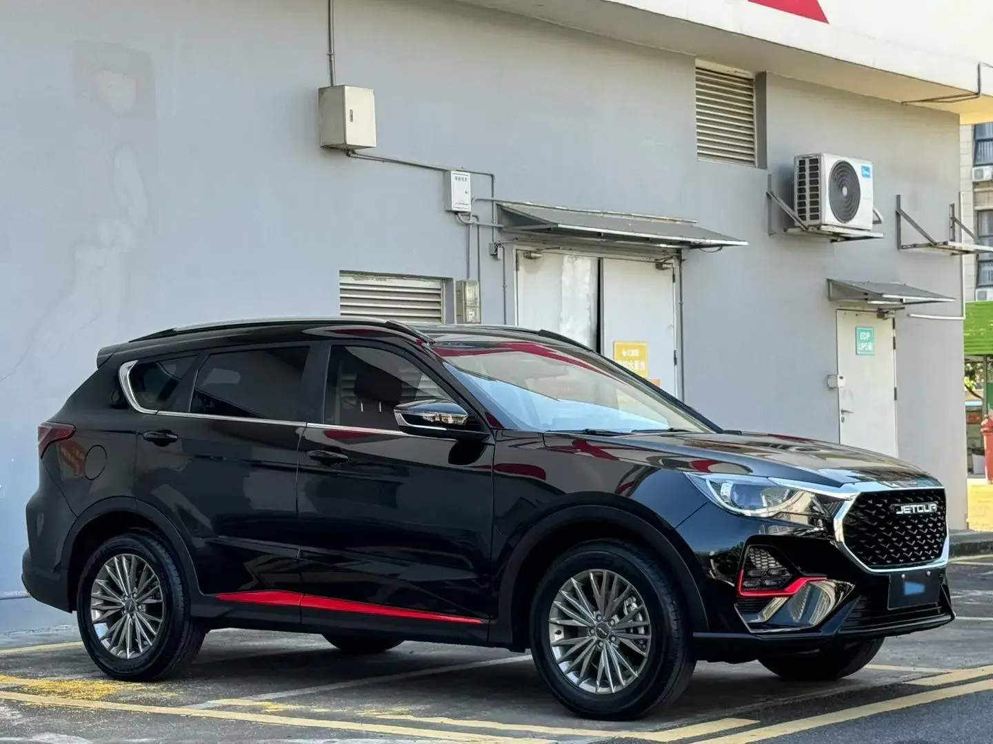 2023 JETOUR X70 thumbnail 3