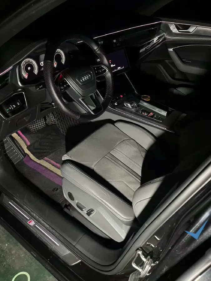 2023 Audi A6L 2.0T 245HP L4 7DCT,autocango,china used car exporter,china ev exporter,chinese used car exporter,chinese used ev exporter