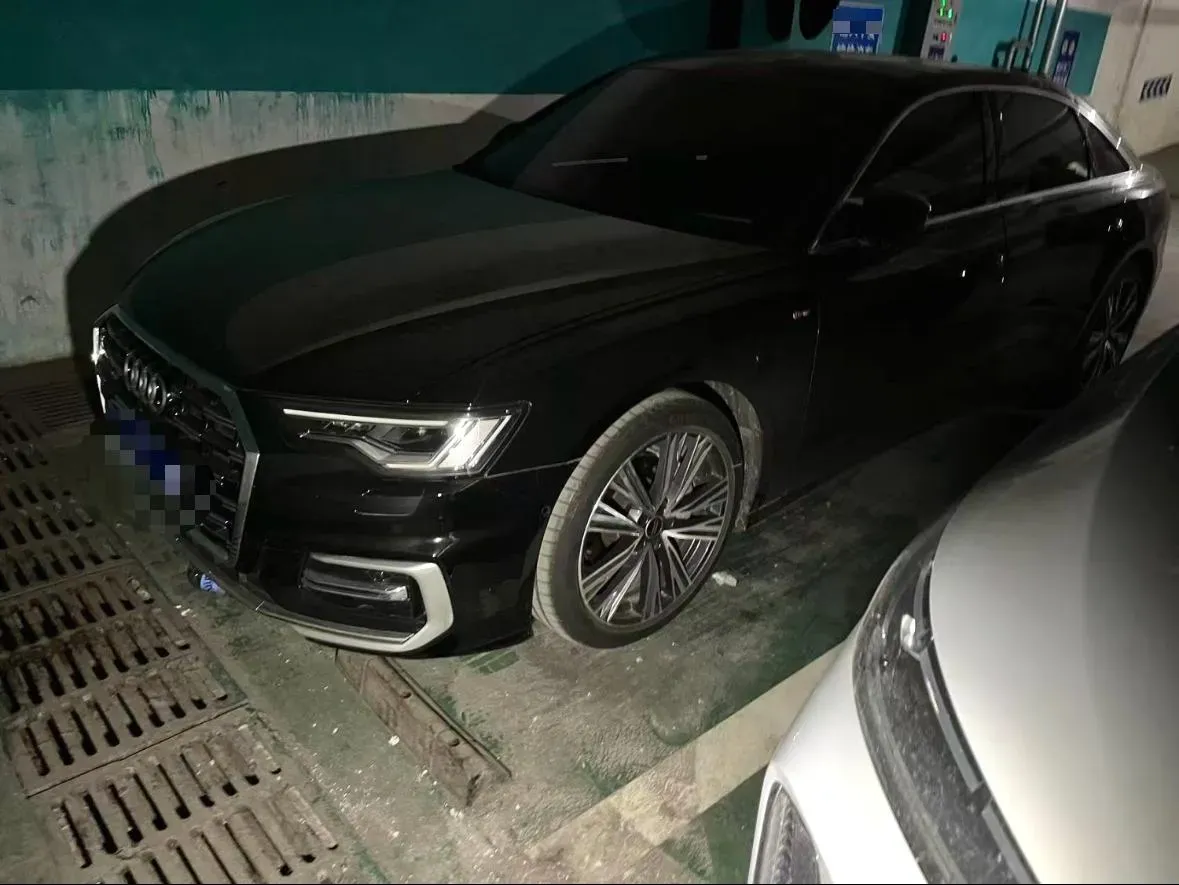 2023 Audi A6L 2.0T 245HP L4 7DCT,autocango,china used car exporter,china ev exporter,chinese used car exporter,chinese used ev exporter
