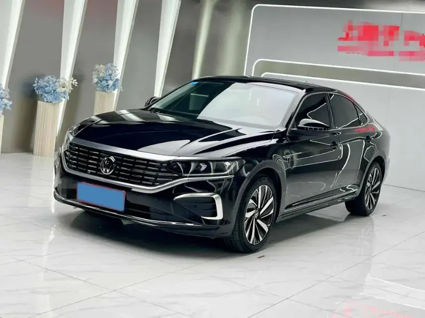 2024 VOLKSWAGEN PASSAT view 1