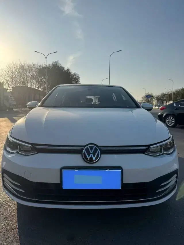2021 VOLKSWAGEN GOLF thumbnail 2