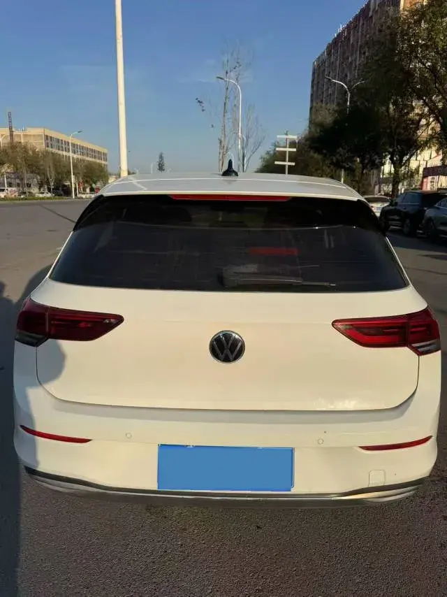 2021 VOLKSWAGEN GOLF thumbnail 3