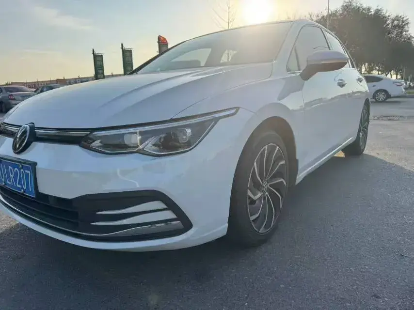 2021 VOLKSWAGEN GOLF view 1