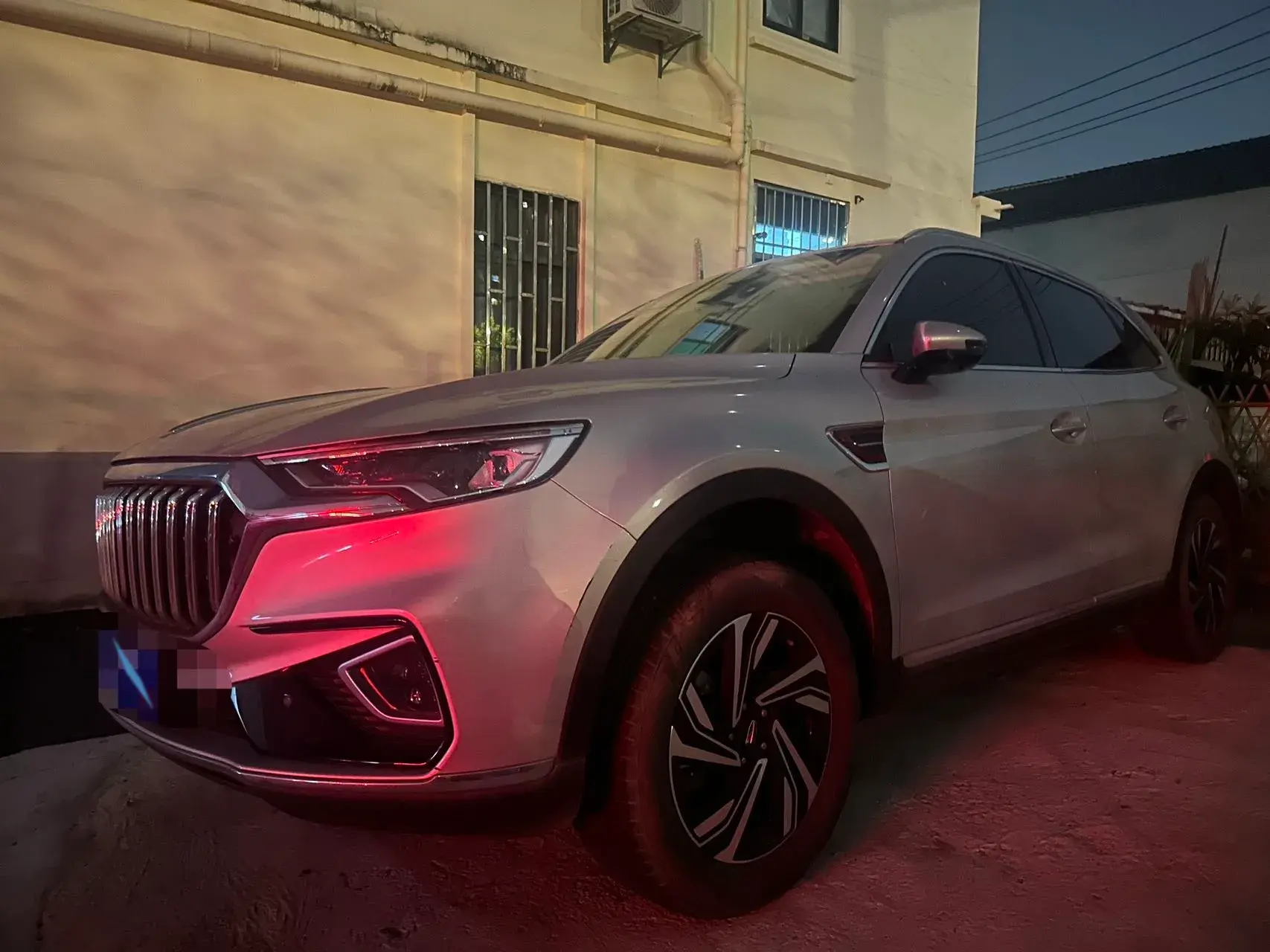 2022 HONGQI HS5 view 1