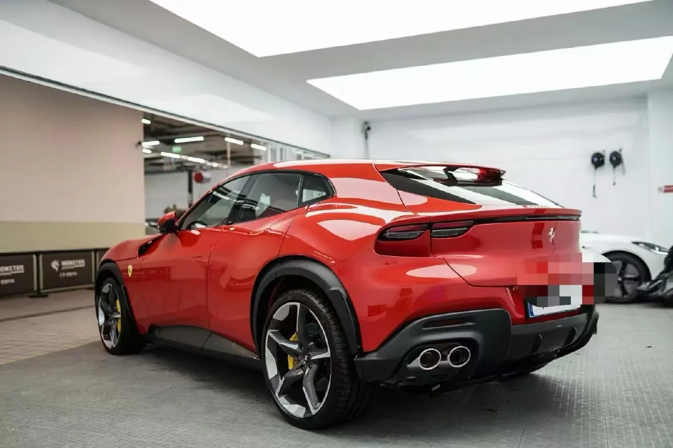 2023 Ferrari Purosangue 6.5L 725HP V12 8DCT,autocango,china used car exporter,china ev exporter,chinese used car exporter,chinese used ev exporter