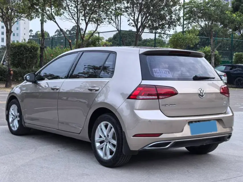 2018 VOLKSWAGEN GOLF thumbnail 4