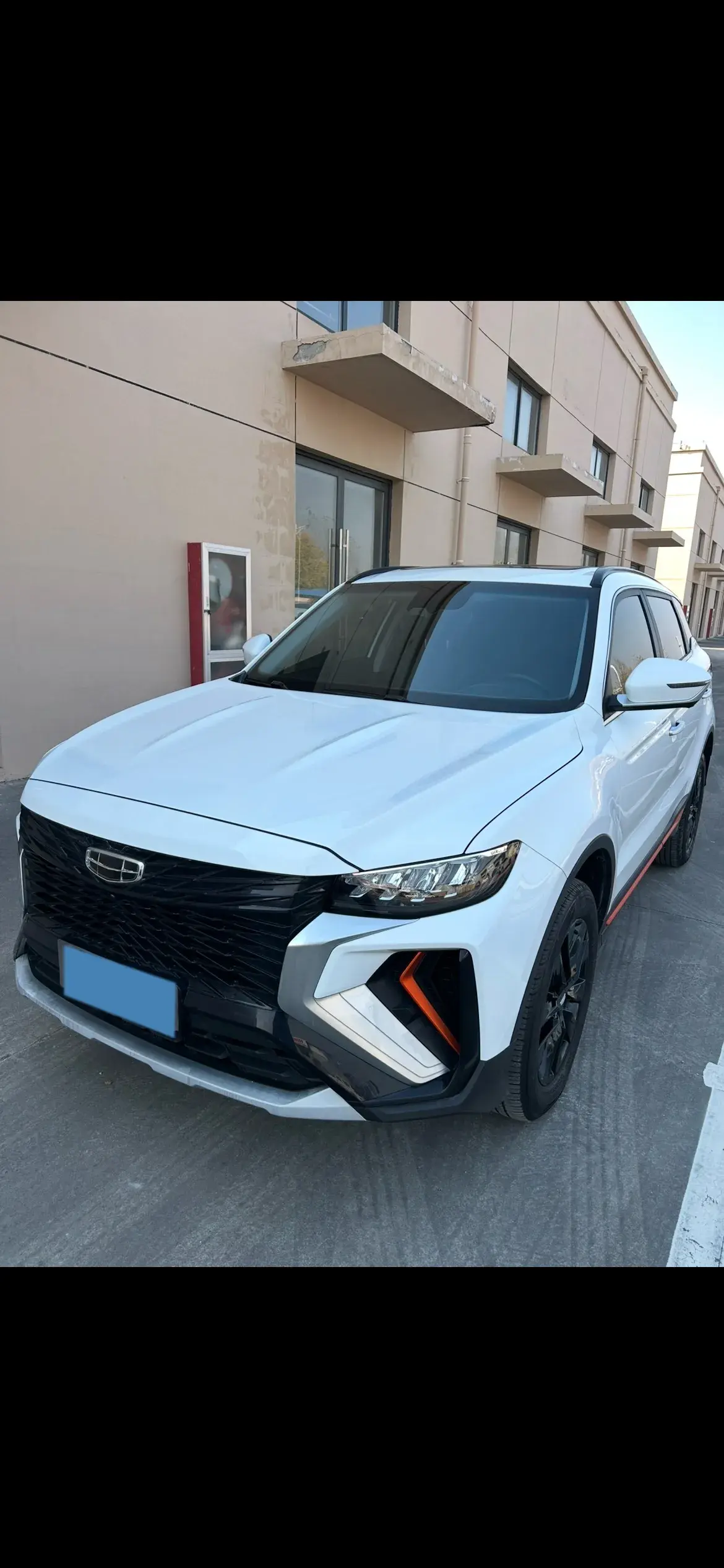 2022 GEELY AZKARRA view 1