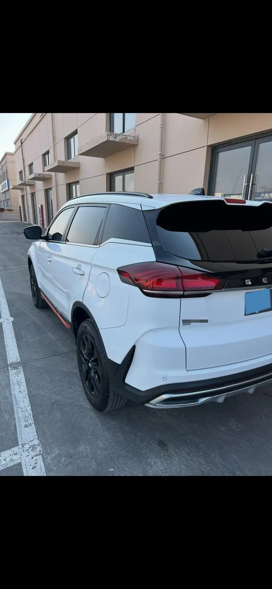 2022 GEELY AZKARRA thumbnail 4