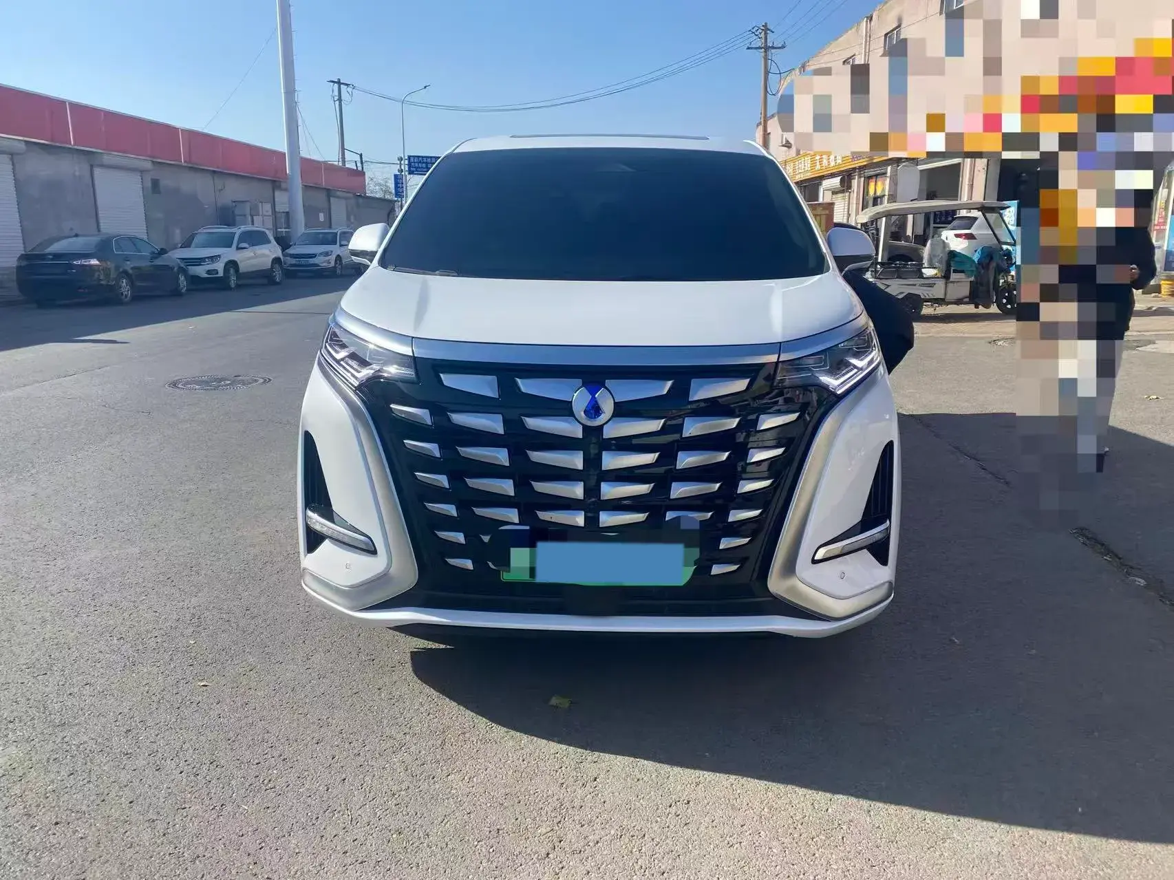 2022 DENZA D9 thumbnail 2