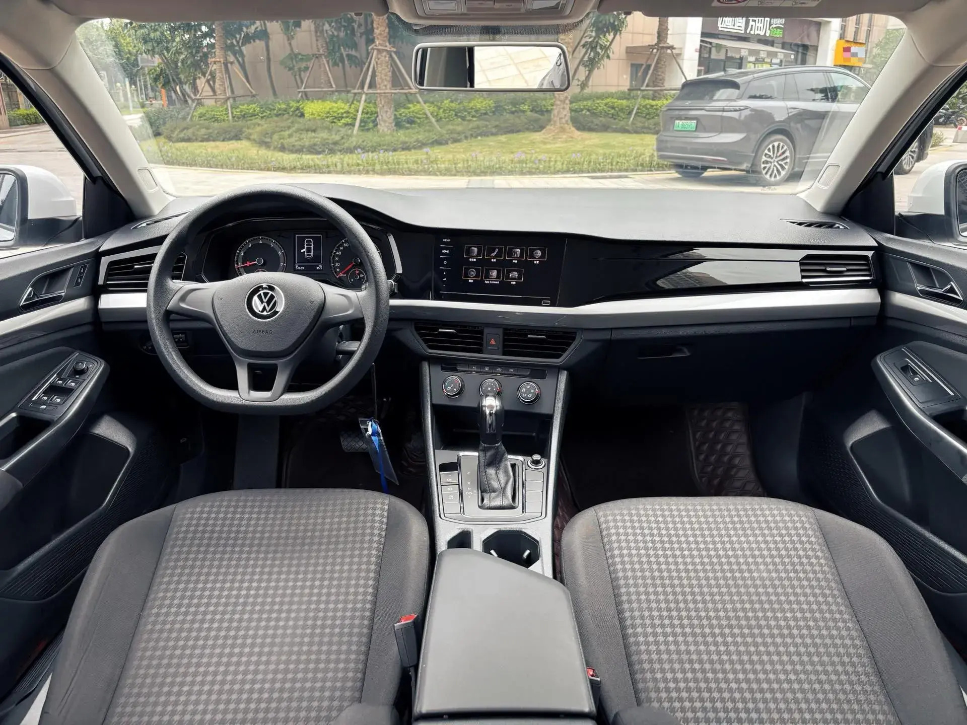 2021 VOLKSWAGEN BORA thumbnail 4