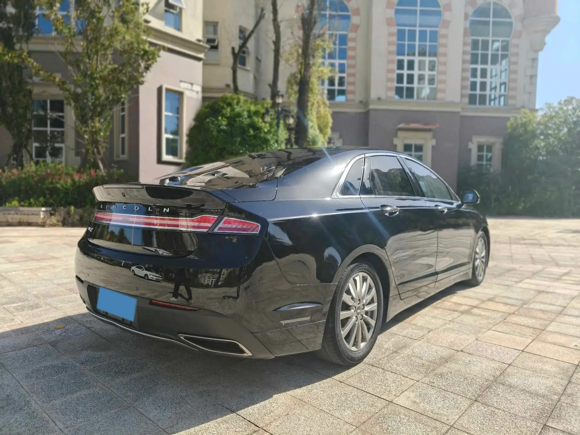 2019 LINCOLN MKZ thumbnail 4