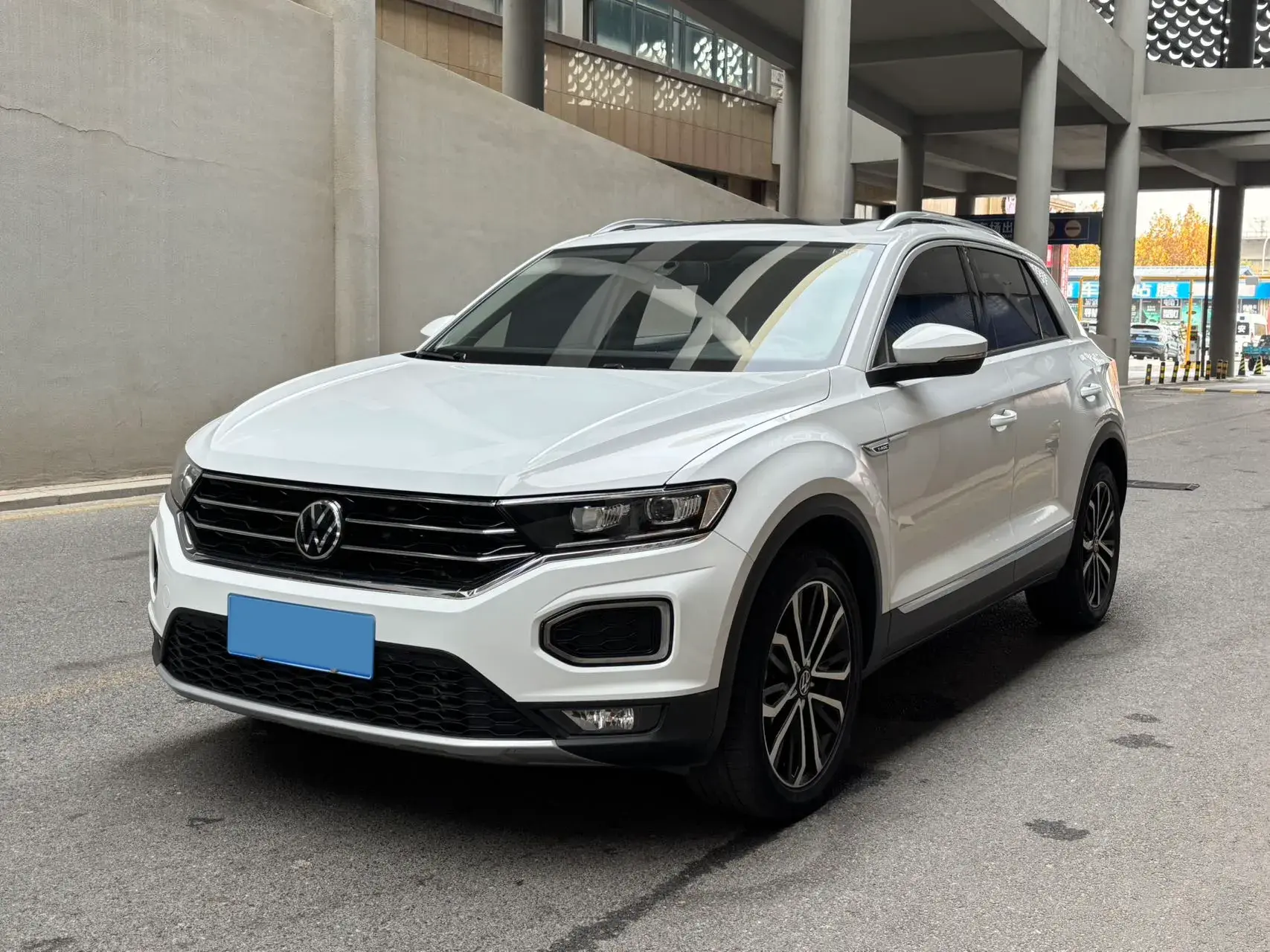 2021 VOLKSWAGEN T-ROC view 1