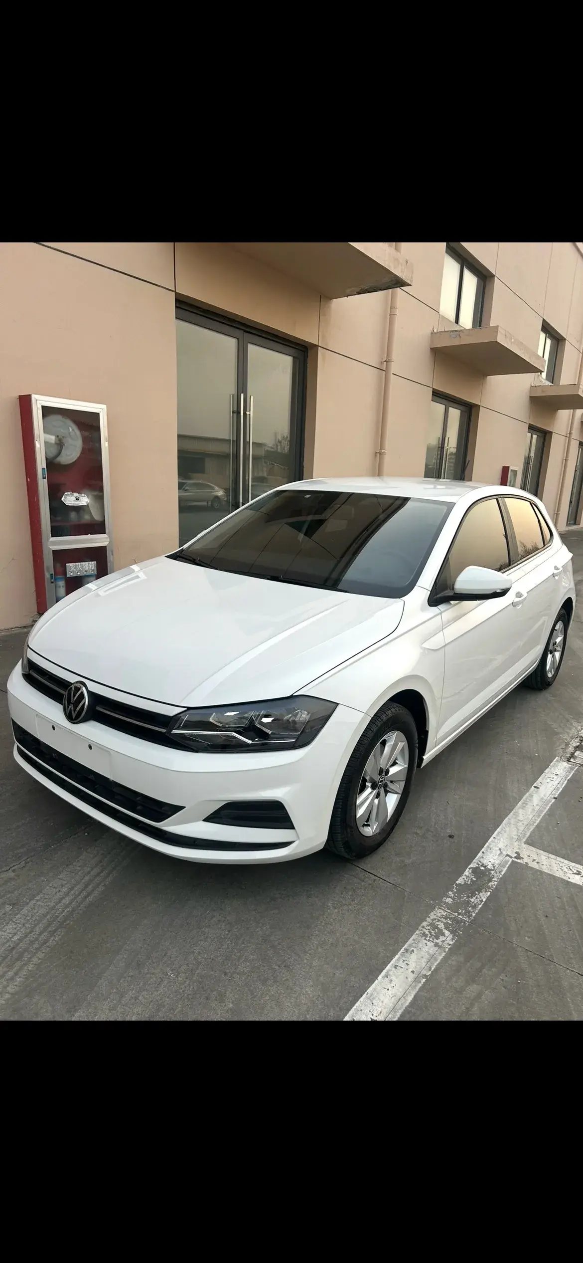 2023 VOLKSWAGEN POLO view 1