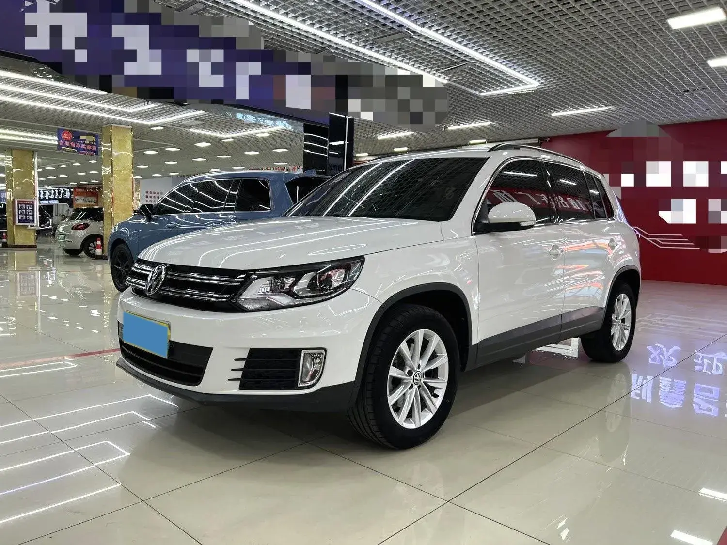 2016 VOLKSWAGEN TIGUAN view 1