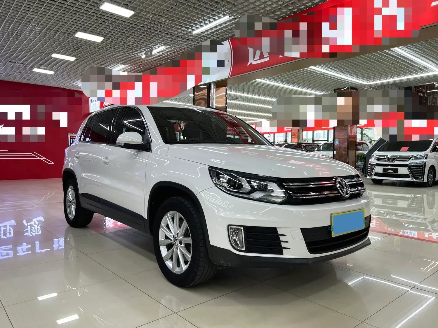 2016 VOLKSWAGEN TIGUAN thumbnail 3