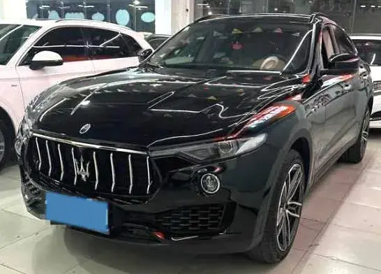 2018 MASERATI LEVANTE view 1