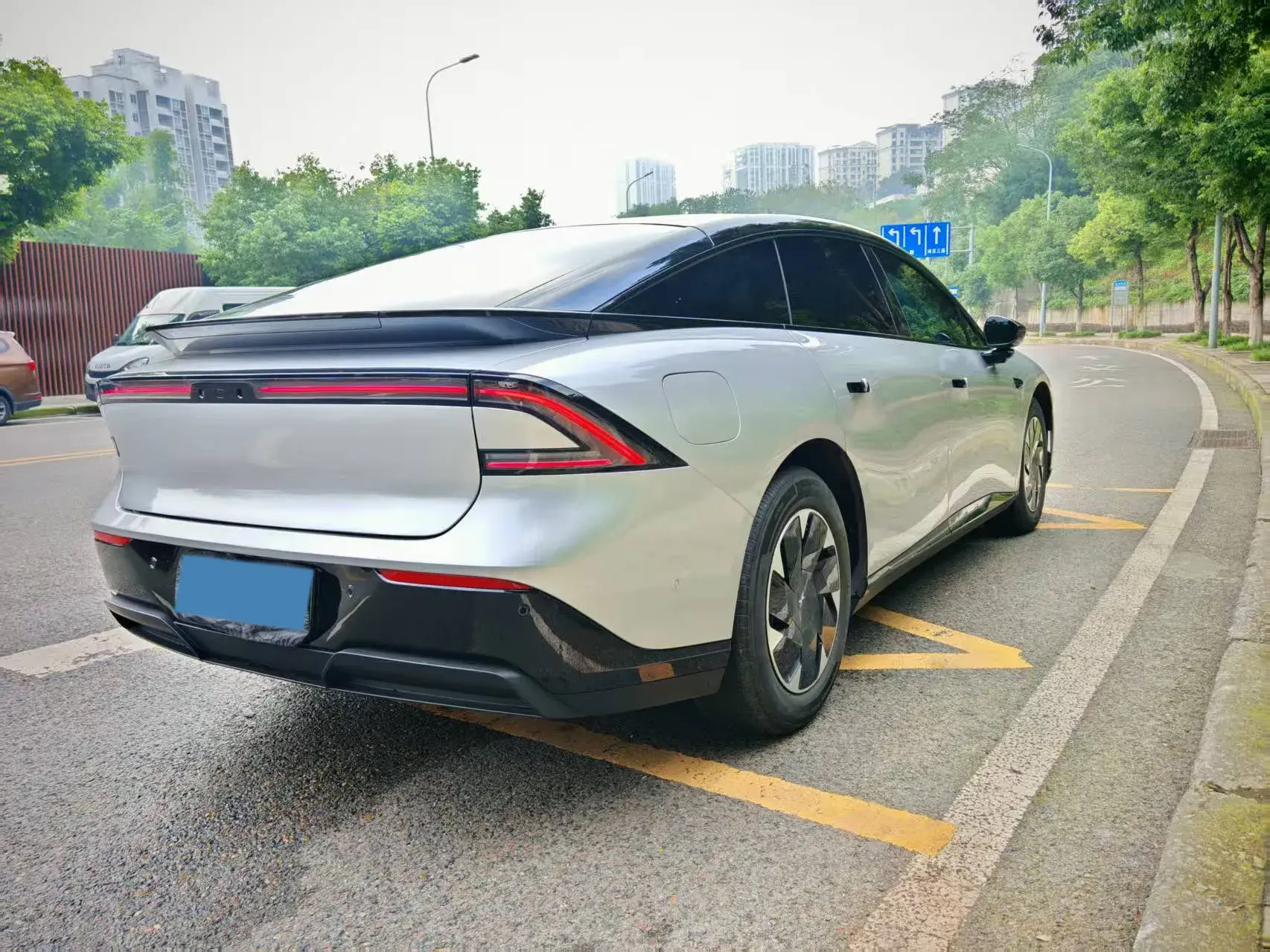 2024 XPENG P7+ thumbnail 4