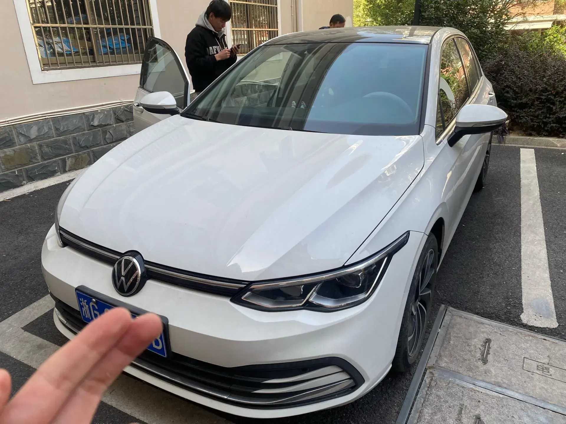 2021 VOLKSWAGEN GOLF view 1
