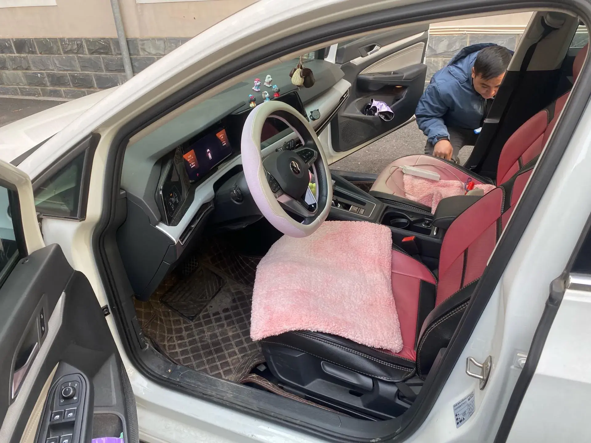 2021 VOLKSWAGEN GOLF thumbnail 2