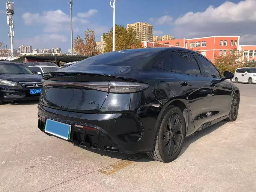 2023 BYD SEAL thumbnail 3