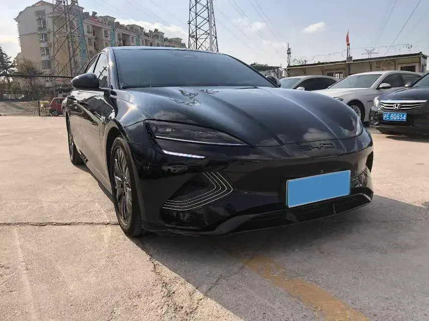 2023 BYD SEAL thumbnail 2