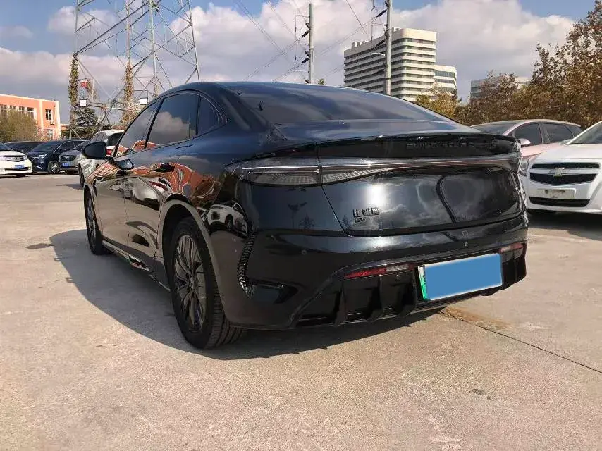 2023 BYD SEAL thumbnail 4