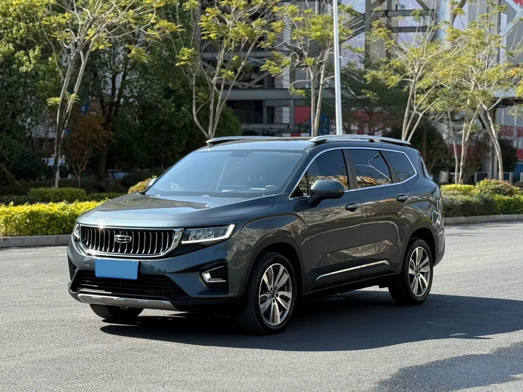 2020 GEELY OKAVANGO view 1