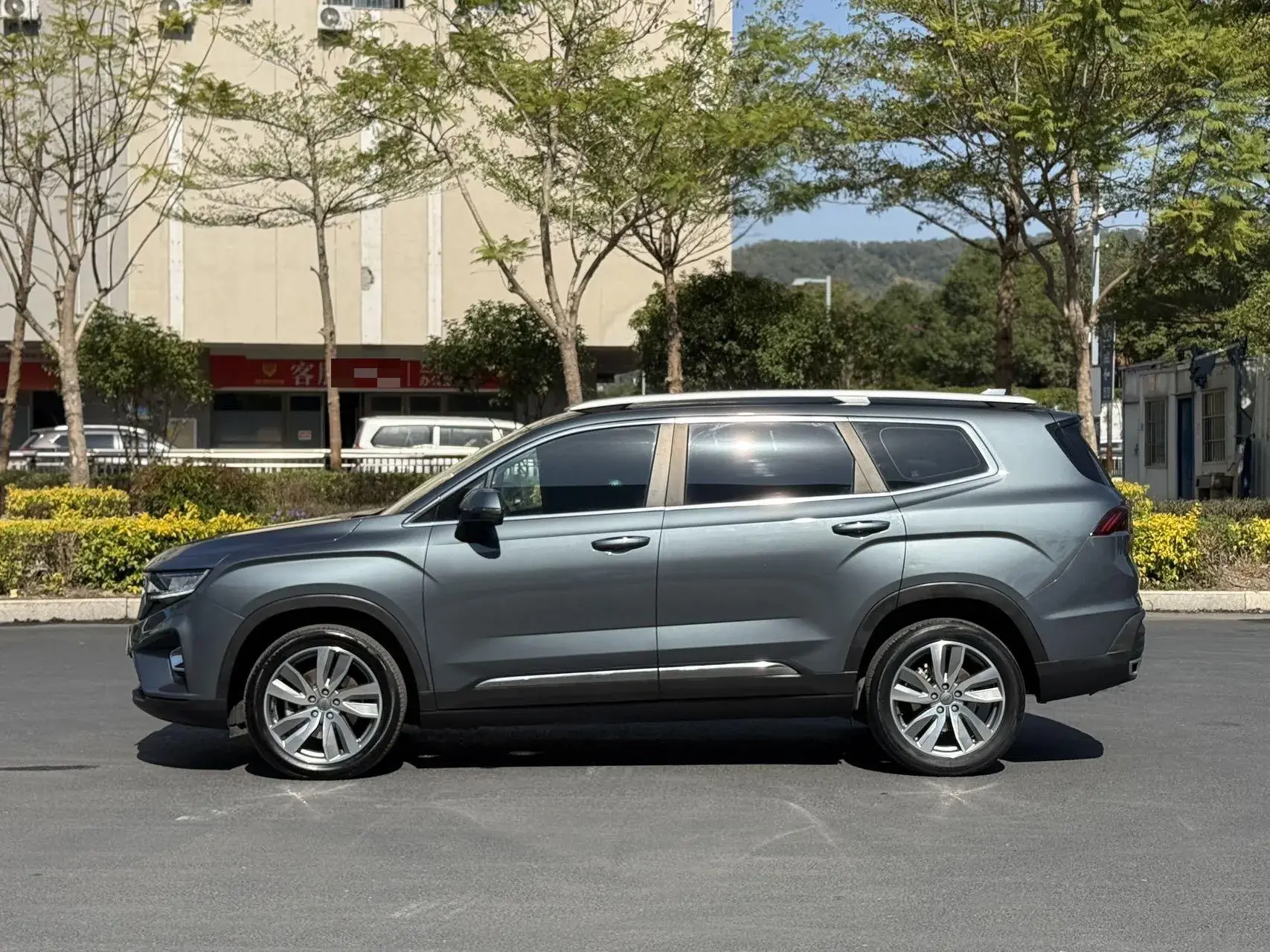 2020 GEELY OKAVANGO thumbnail 3