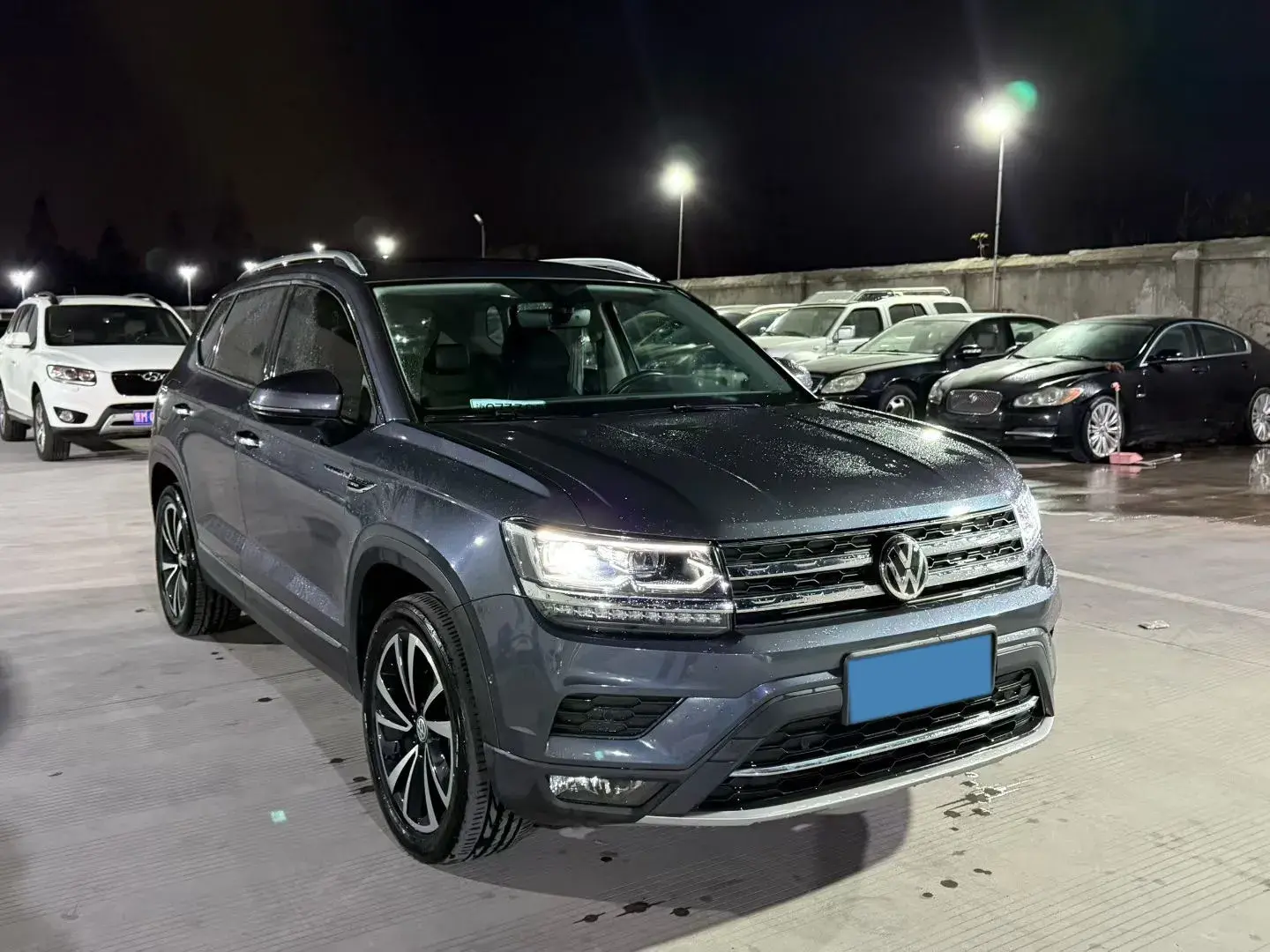 2019 VOLKSWAGEN THARU thumbnail 2