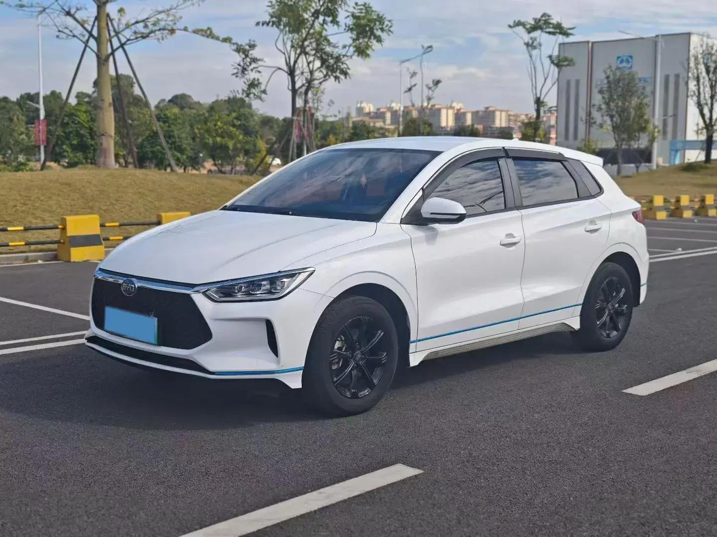 2019 BYD E2 view 1