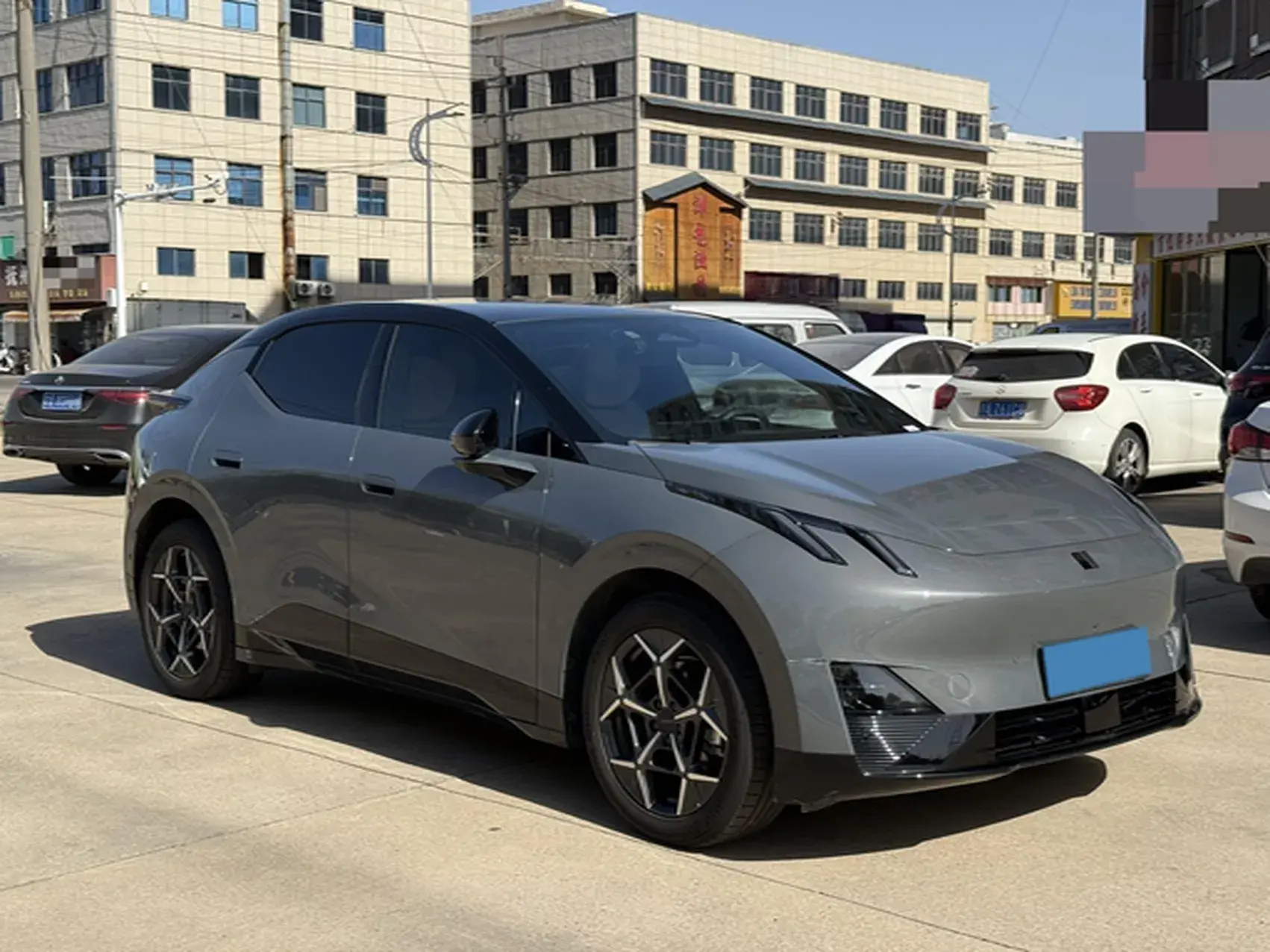 2025 LYNK&CO Z20 thumbnail 3