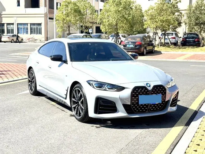 2023 BMW 2 thumbnail 3