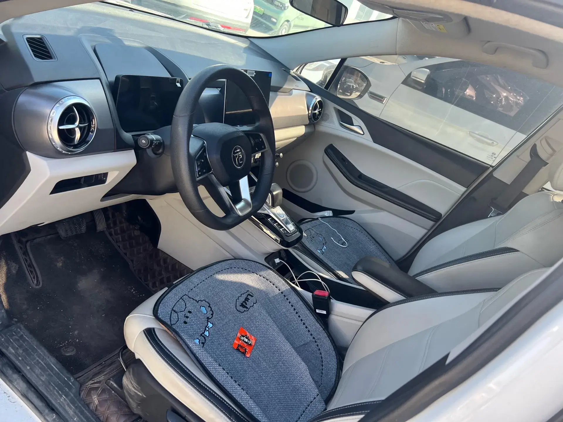 2021 BYD YUAN thumbnail 2