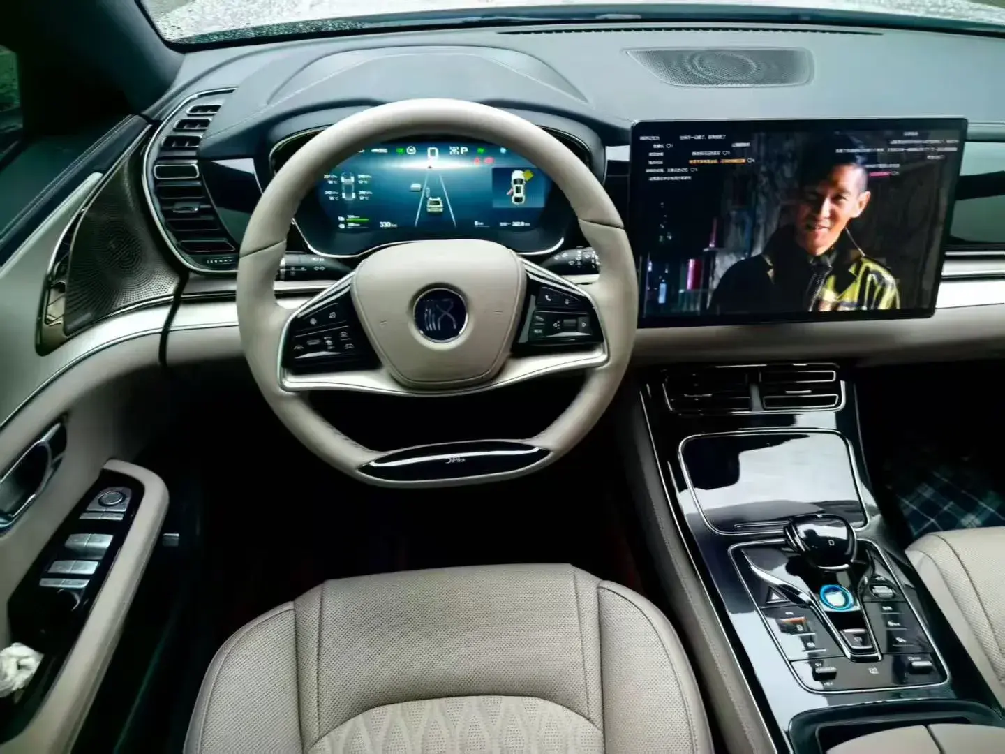 2025 BYD HAN thumbnail 2