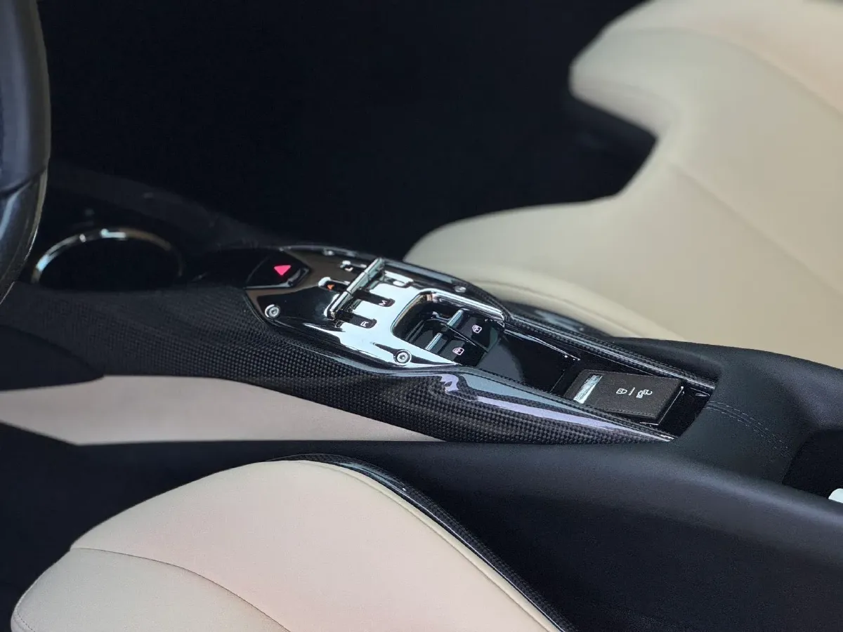 2021 Ferrari 296 3.0T 663HP V6 8DCT PHEV 7.45KWH,autocango,china used car exporter,china ev exporter,chinese used car exporter,chinese used ev exporter