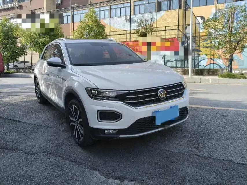 2022 VOLKSWAGEN T-ROC thumbnail 3