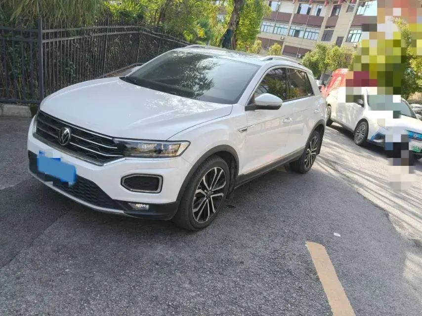 2022 VOLKSWAGEN T-ROC view 1