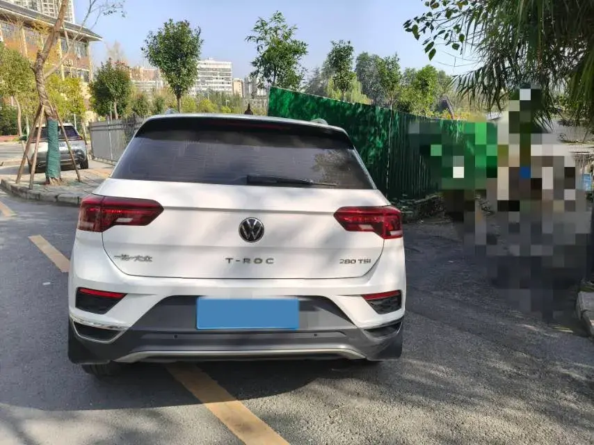 2022 VOLKSWAGEN T-ROC thumbnail 4