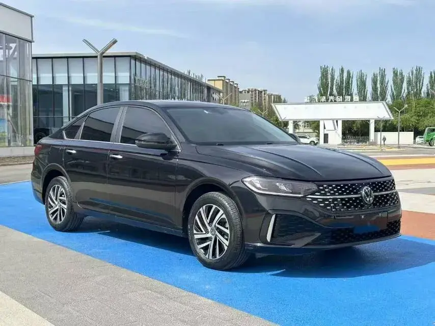 2023 VOLKSWAGEN LAVIDA thumbnail 3