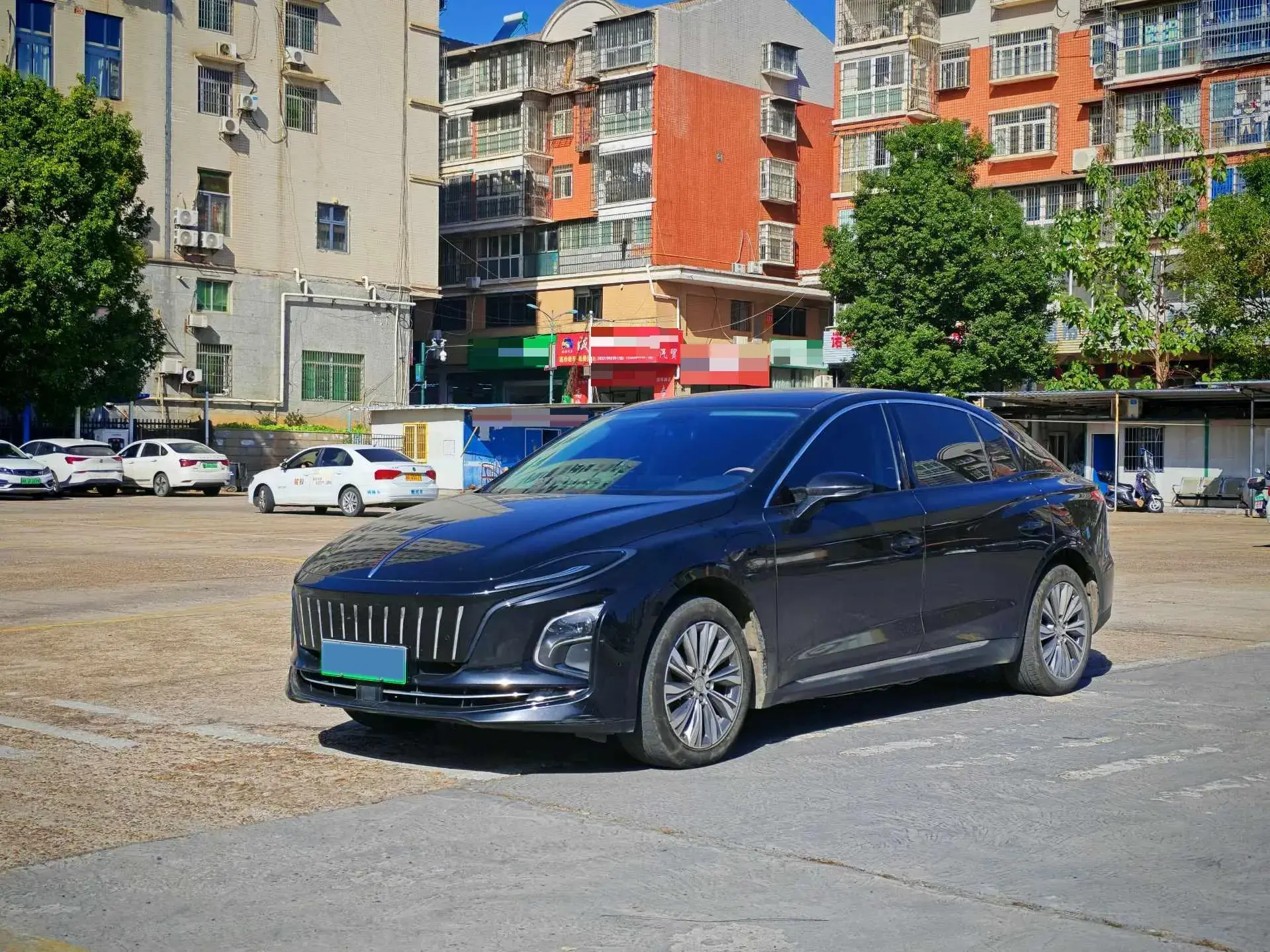 2024 HONGQI E-QM5 view 1