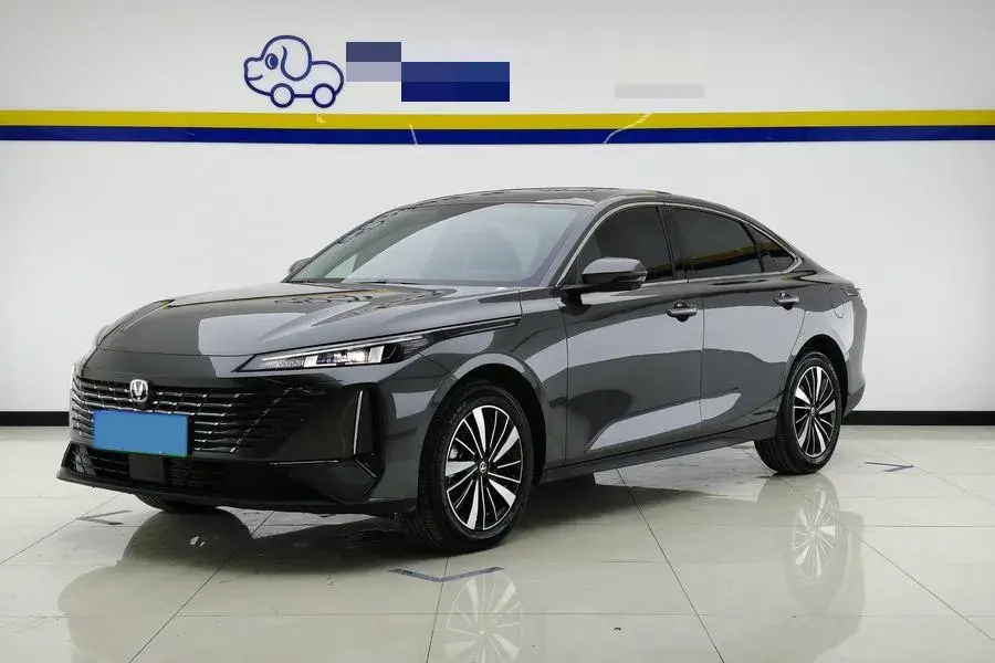 2025 ChangAn EadoPHEV 1.5L 98HP L4 E-CVT PHEV