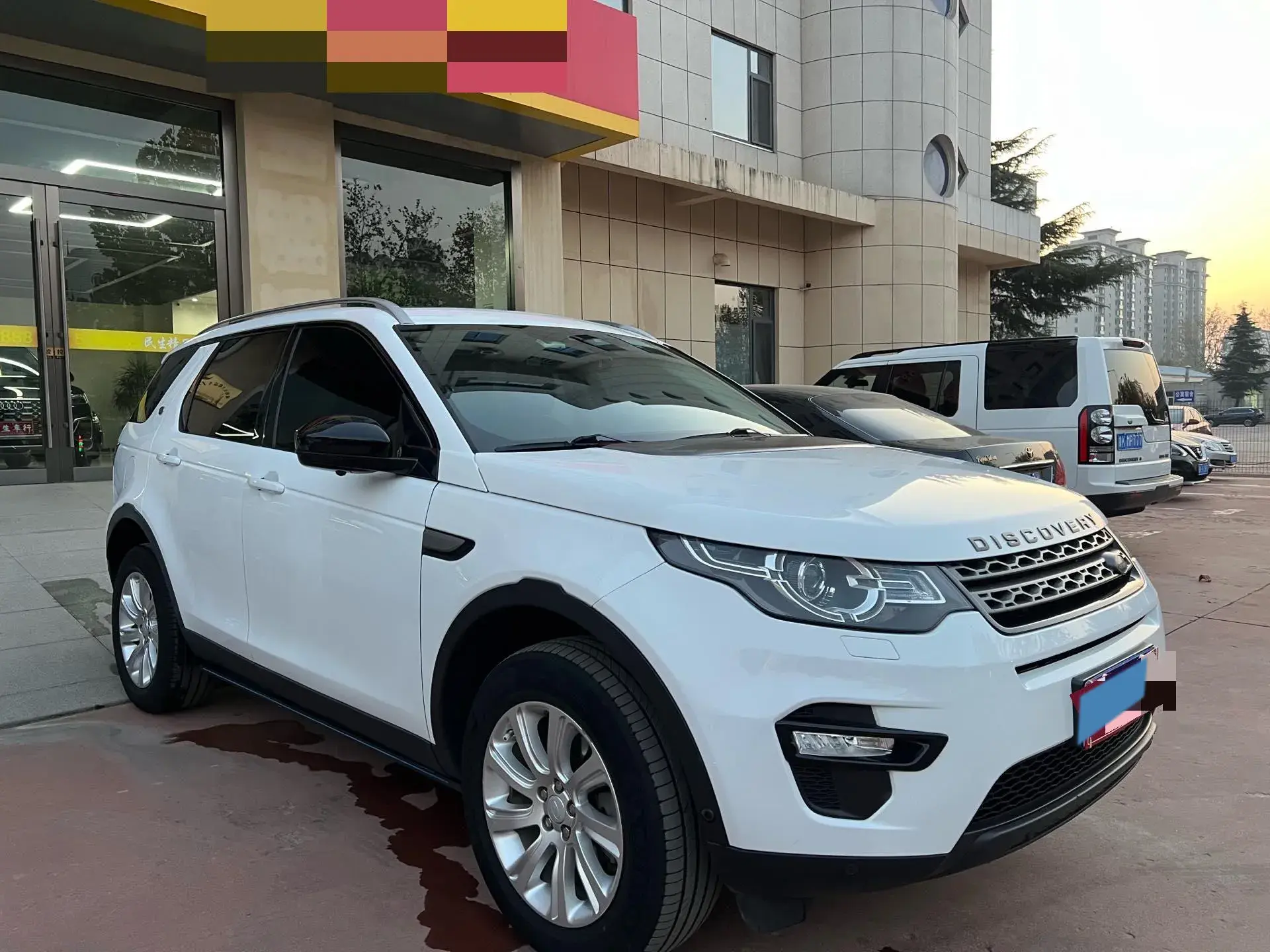 2019 LAND ROVER thumbnail 3