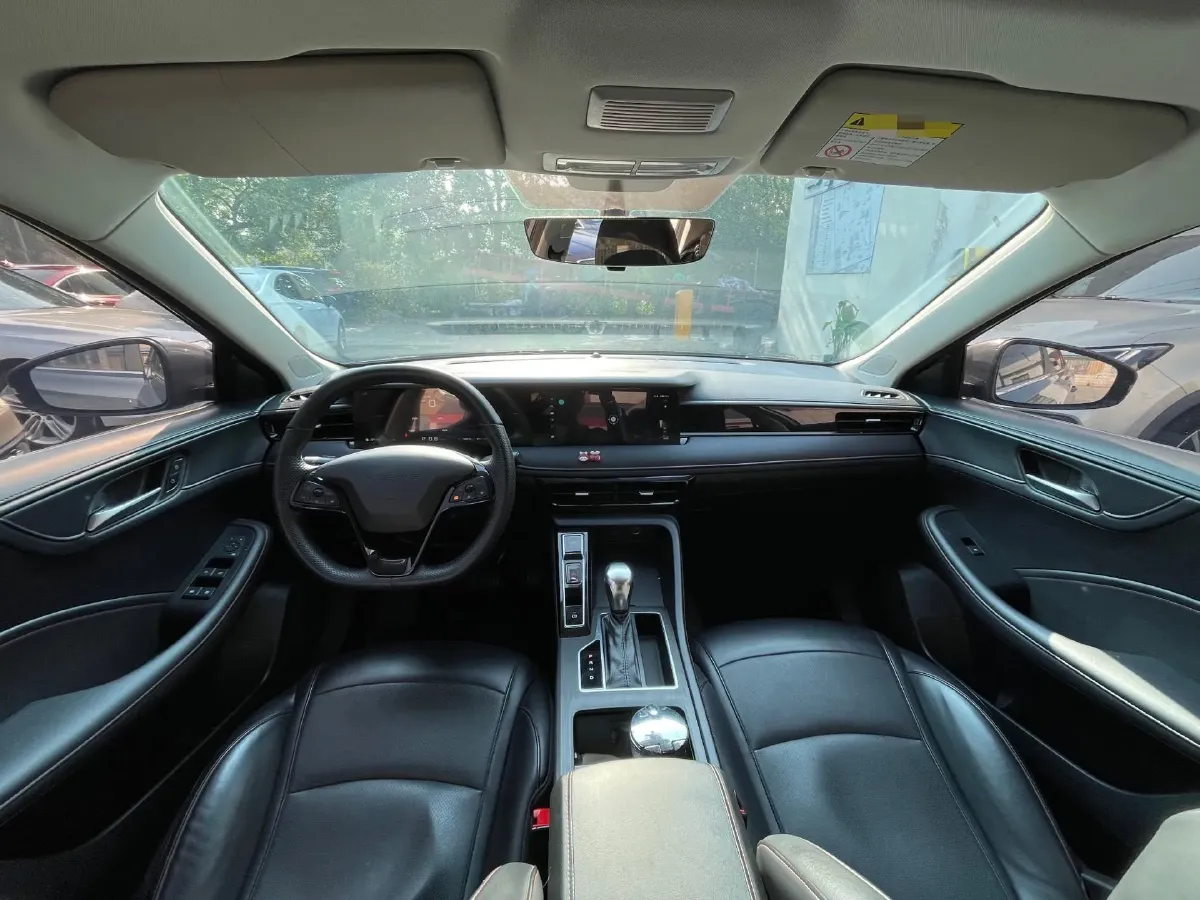 2023 Roewe i5 1.5L 129HP L4 CVT,autocango,china used car exporter,china ev exporter,chinese used car exporter,chinese used ev exporter